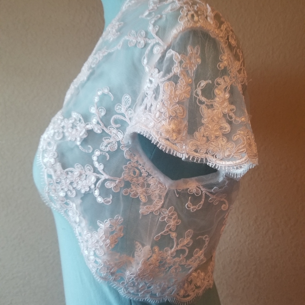 Short Cap Sleeve Lace Bolero - Picture 1 of 8